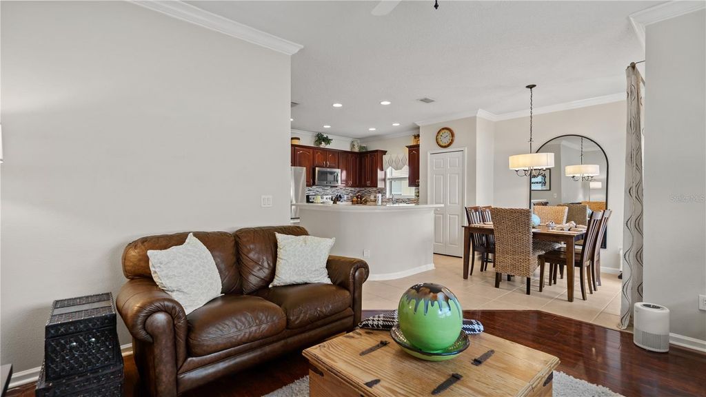 Image 10 of property listing at 13560 HAWK LAKE DRIVE, Orlando, FL 32837