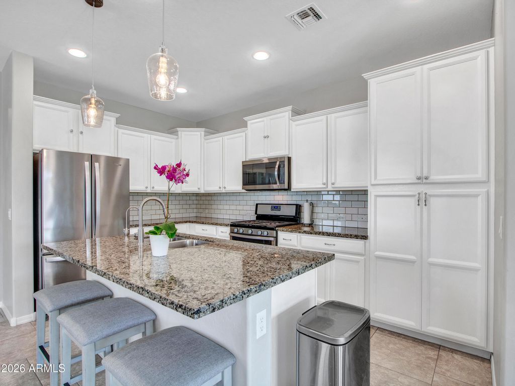 4229 W Valley View Drive, Laveen, AZ 85339