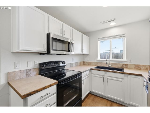 5754 ORCHID Ln, Springfield, OR 97478