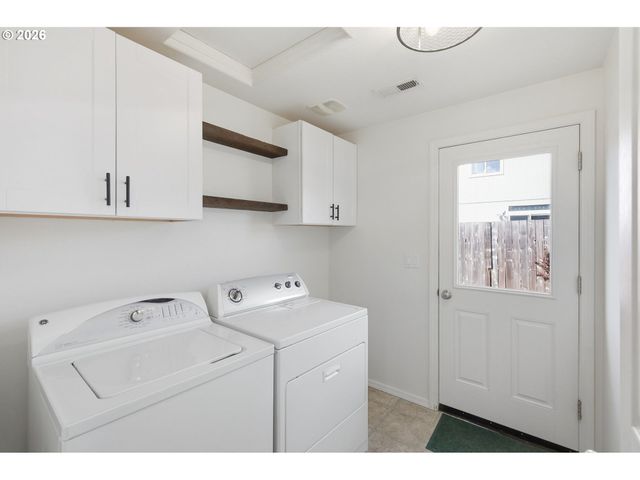 5754 ORCHID Ln, Springfield, OR 97478