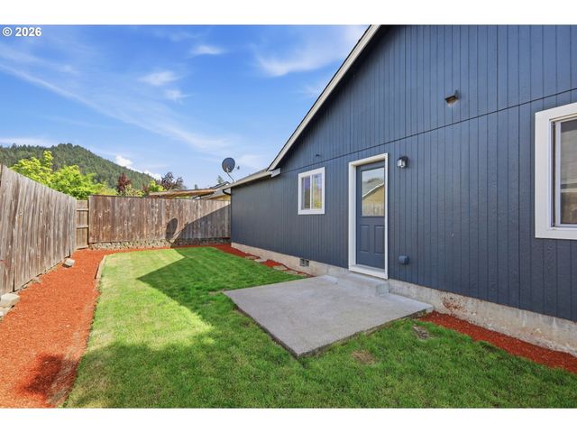 5754 ORCHID Ln, Springfield, OR 97478