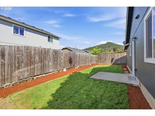 5754 ORCHID Ln, Springfield, OR 97478