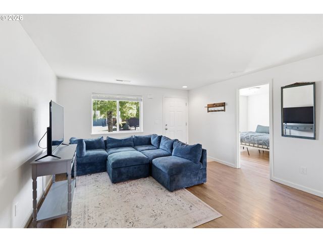 5754 ORCHID Ln, Springfield, OR 97478