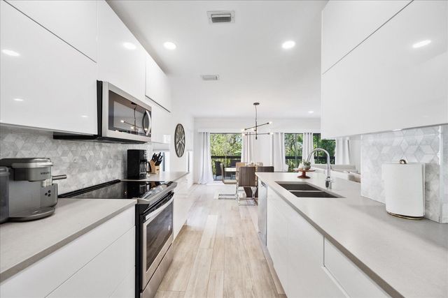 11311 Pond View Drive C201, Wellington, FL 33414