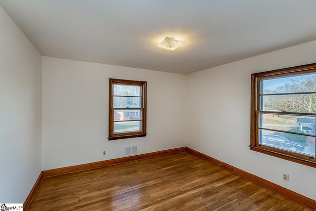 18 Derwood Circle, Greenville, SC 29617