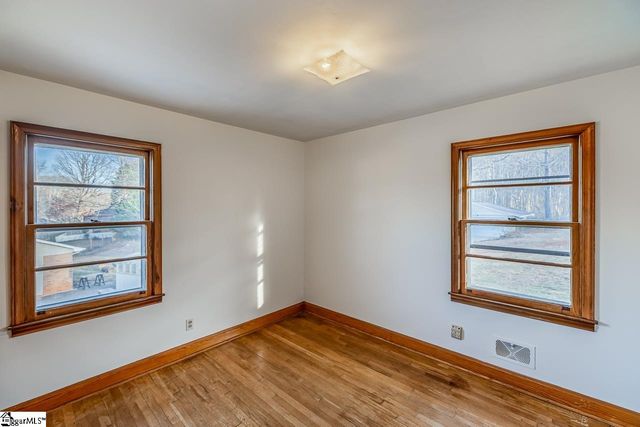 18 Derwood Circle, Greenville, SC 29617