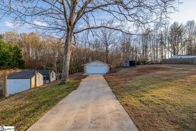 18 Derwood Circle, Greenville, SC 29617