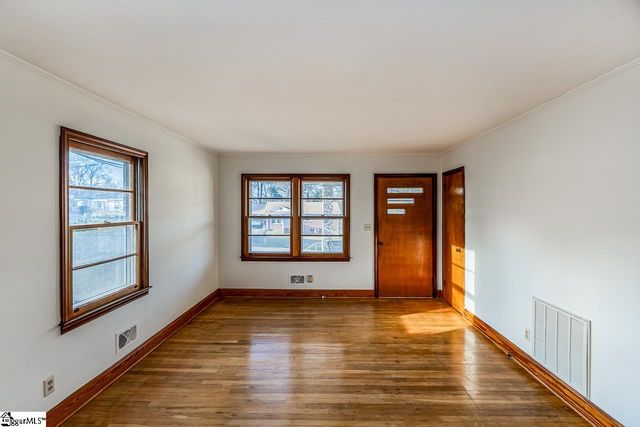 18 Derwood Circle, Greenville, SC 29617