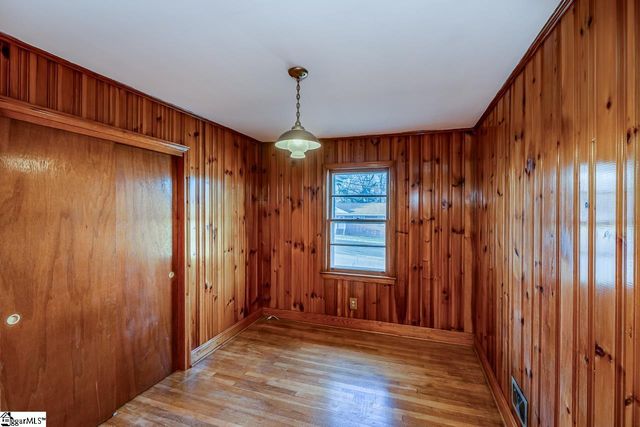 18 Derwood Circle, Greenville, SC 29617