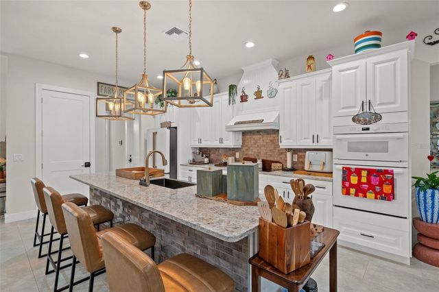 17601 HANNA ROAD, Lutz, FL 33549