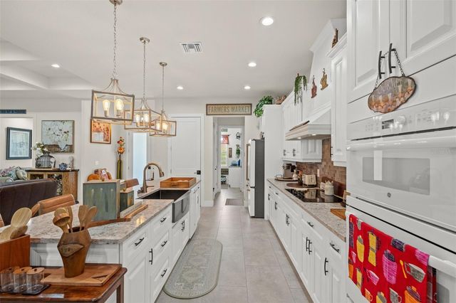 17601 HANNA ROAD, Lutz, FL 33549