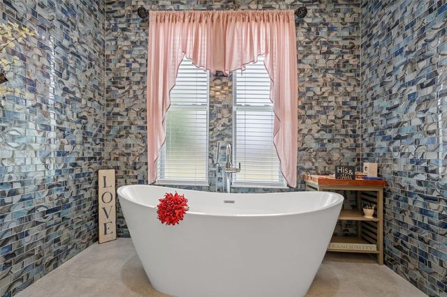 17601 HANNA ROAD, Lutz, FL 33549