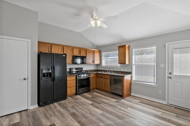 1002 Crested Point Drive, College Station, TX 77845