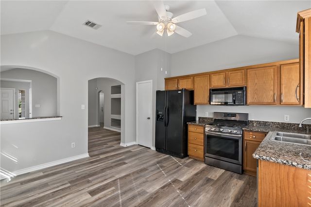 1002 Crested Point Drive, College Station, TX 77845