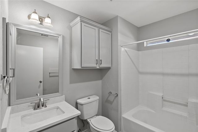 1002 Crested Point Drive, College Station, TX 77845