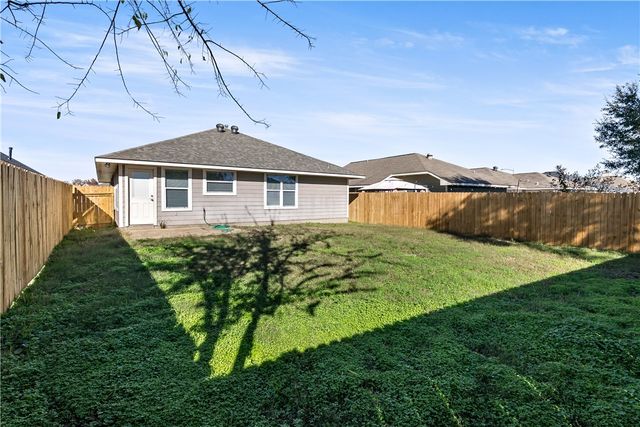 1002 Crested Point Drive, College Station, TX 77845