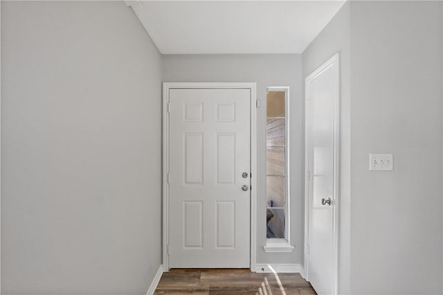 1002 Crested Point Drive, College Station, TX 77845