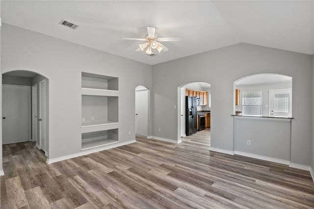 1002 Crested Point Drive, College Station, TX 77845