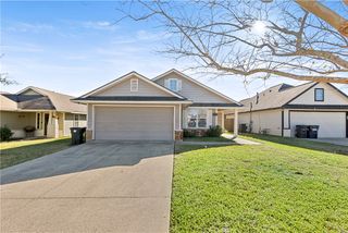 1002 Crested Point Drive, College Station, TX 77845