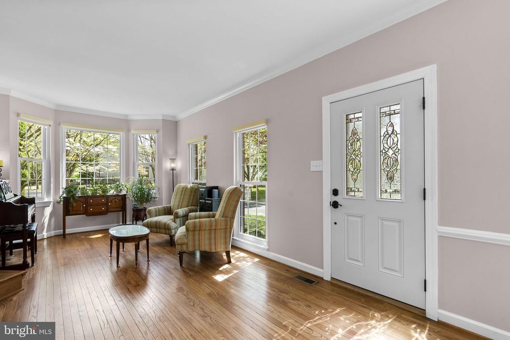 Image 18 of property listing at 7805 HERITAGE FARM DR, Gaithersburg, MD 20886