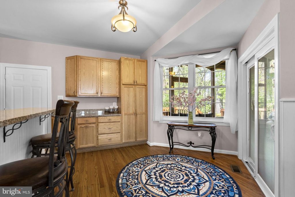 Image 32 of property listing at 7805 HERITAGE FARM DR, Gaithersburg, MD 20886