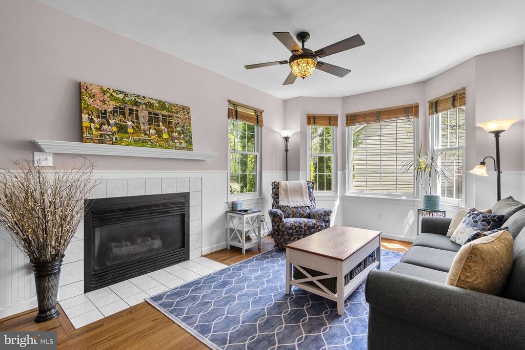 Image 35 of property listing at 7805 HERITAGE FARM DR, Gaithersburg, MD 20886