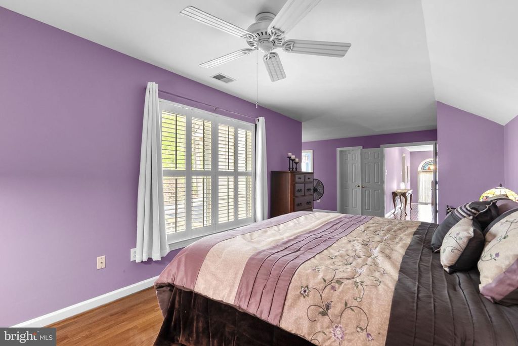 Image 43 of property listing at 7805 HERITAGE FARM DR, Gaithersburg, MD 20886