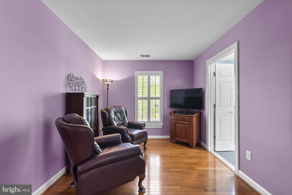 Image 44 of property listing at 7805 HERITAGE FARM DR, Gaithersburg, MD 20886
