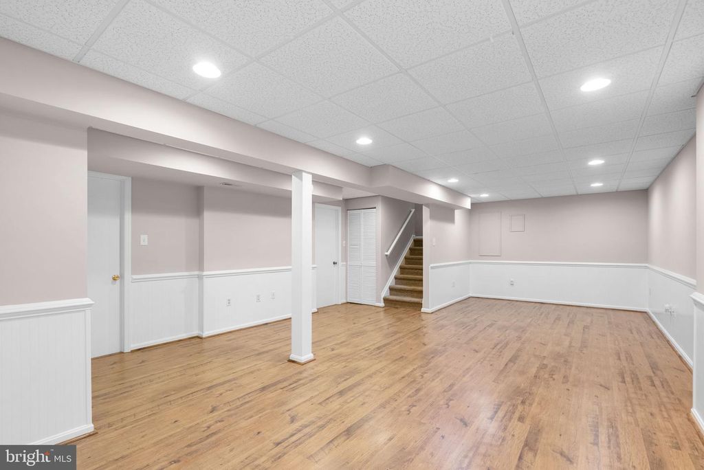 Image 56 of property listing at 7805 HERITAGE FARM DR, Gaithersburg, MD 20886