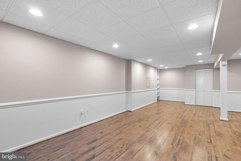 Image 58 of property listing at 7805 HERITAGE FARM DR, Gaithersburg, MD 20886