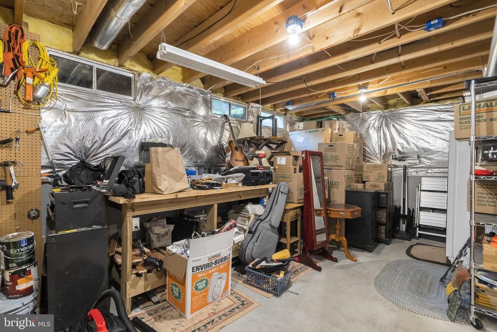Image 62 of property listing at 7805 HERITAGE FARM DR, Gaithersburg, MD 20886
