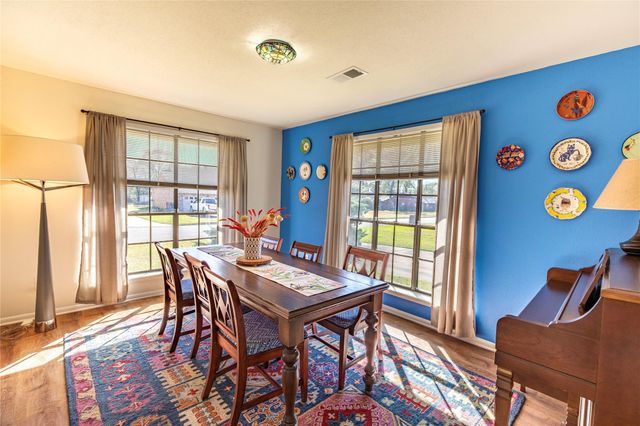 204 Briarwood Drive, Bellville, TX 77418
