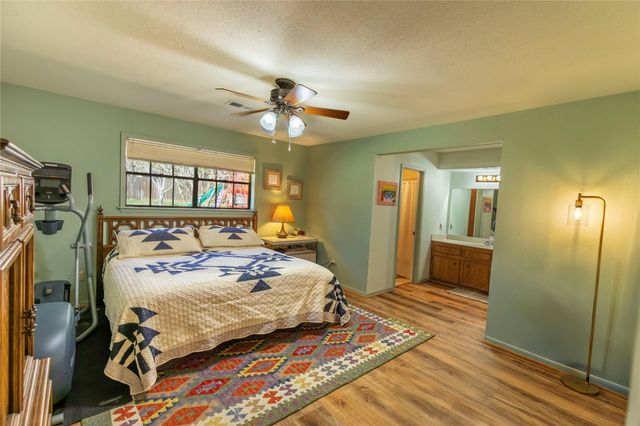 204 Briarwood Drive, Bellville, TX 77418