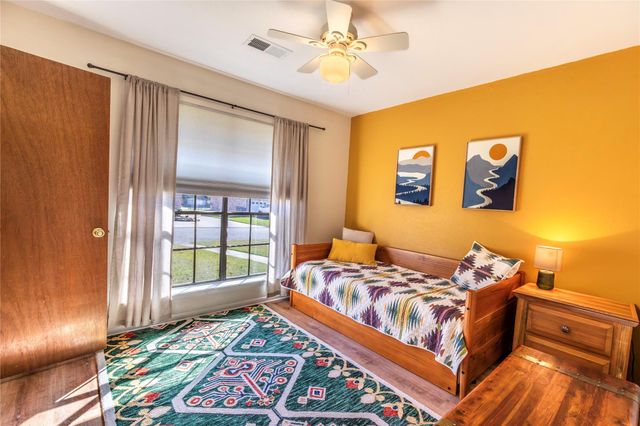 204 Briarwood Drive, Bellville, TX 77418