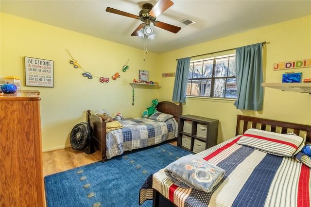 204 Briarwood Drive, Bellville, TX 77418