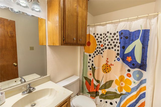 204 Briarwood Drive, Bellville, TX 77418