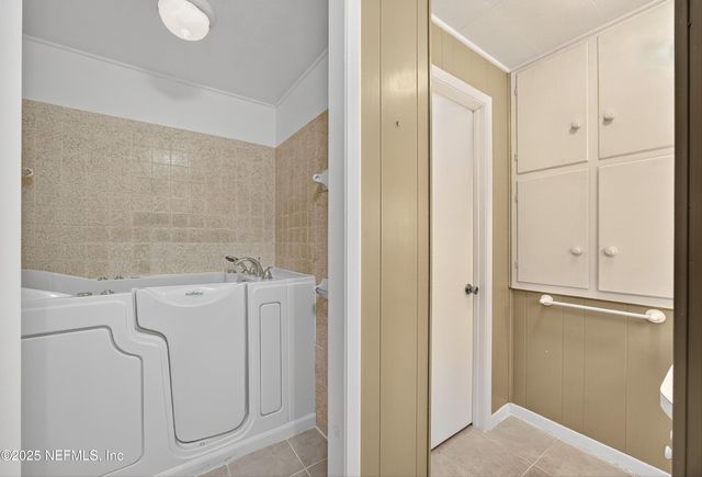 5975 111TH Street, Jacksonville, FL 32244