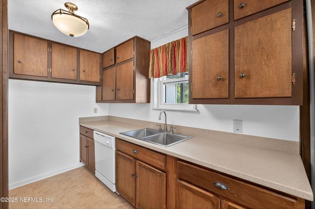 5975 111TH Street, Jacksonville, FL 32244