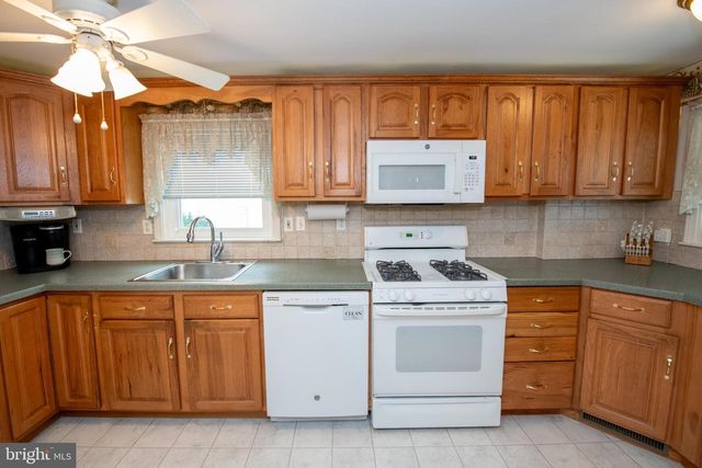 2813 SHELLEY RD, Philadelphia, PA 19152