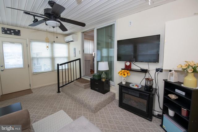 2813 SHELLEY RD, Philadelphia, PA 19152