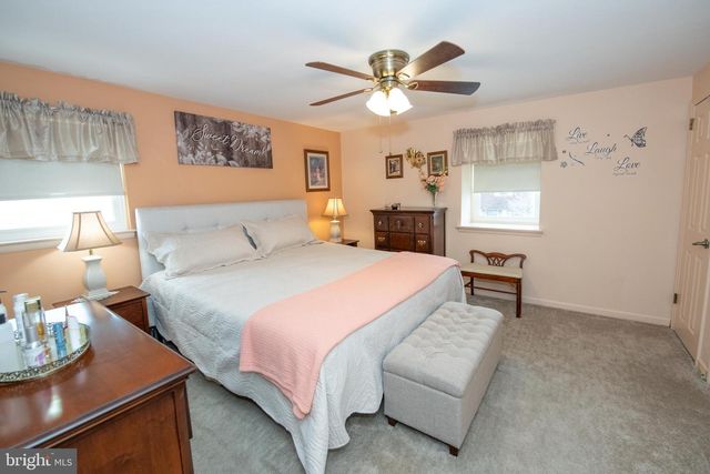 2813 SHELLEY RD, Philadelphia, PA 19152