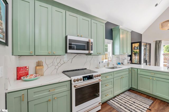 3 Deering Street, Greenville, SC 29605