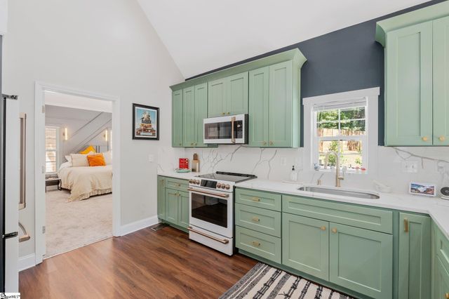 3 Deering Street, Greenville, SC 29605