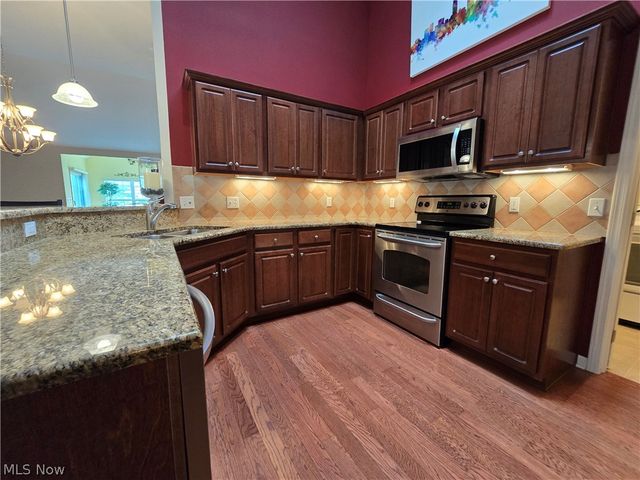 5345 Lake Forest Reserve Lane, Brunswick Hills, OH 44212