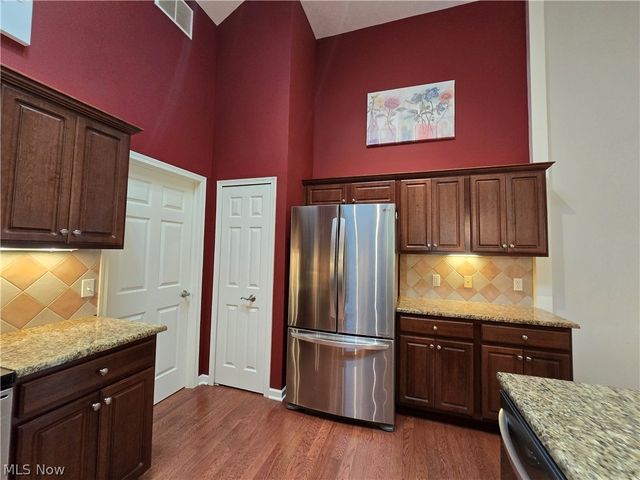 5345 Lake Forest Reserve Lane, Brunswick Hills, OH 44212
