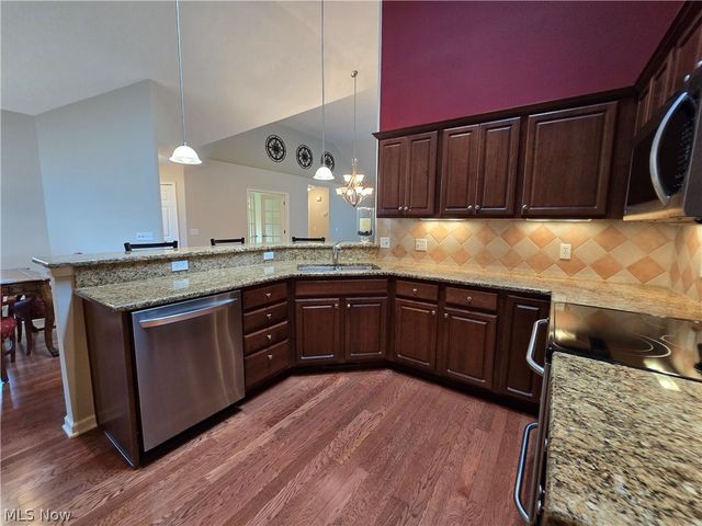 5345 Lake Forest Reserve Lane, Brunswick Hills, OH 44212