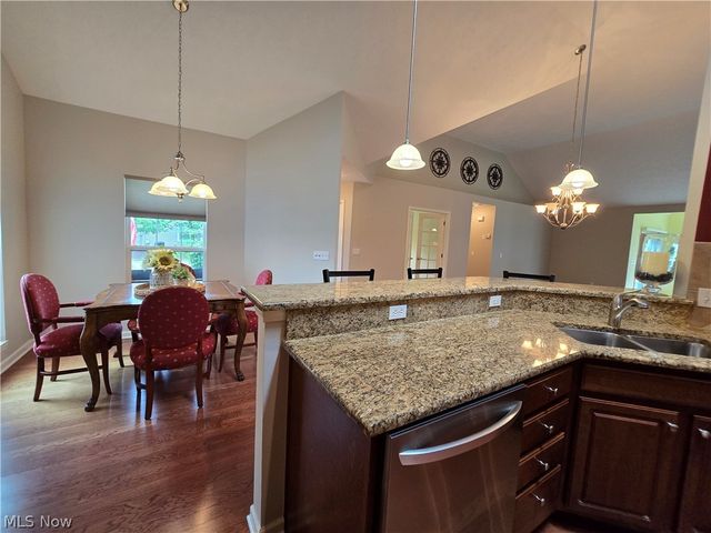 5345 Lake Forest Reserve Lane, Brunswick Hills, OH 44212