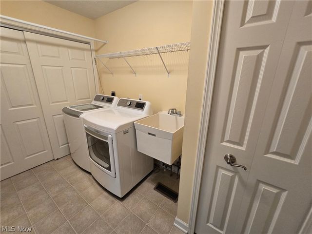 5345 Lake Forest Reserve Lane, Brunswick Hills, OH 44212