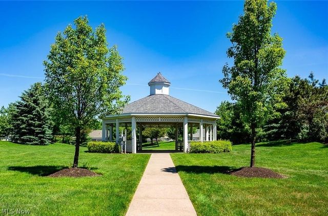 5345 Lake Forest Reserve Lane, Brunswick Hills, OH 44212