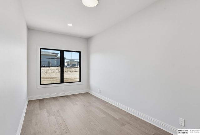 12401 Fenwick Street, Papillion, NE 68046